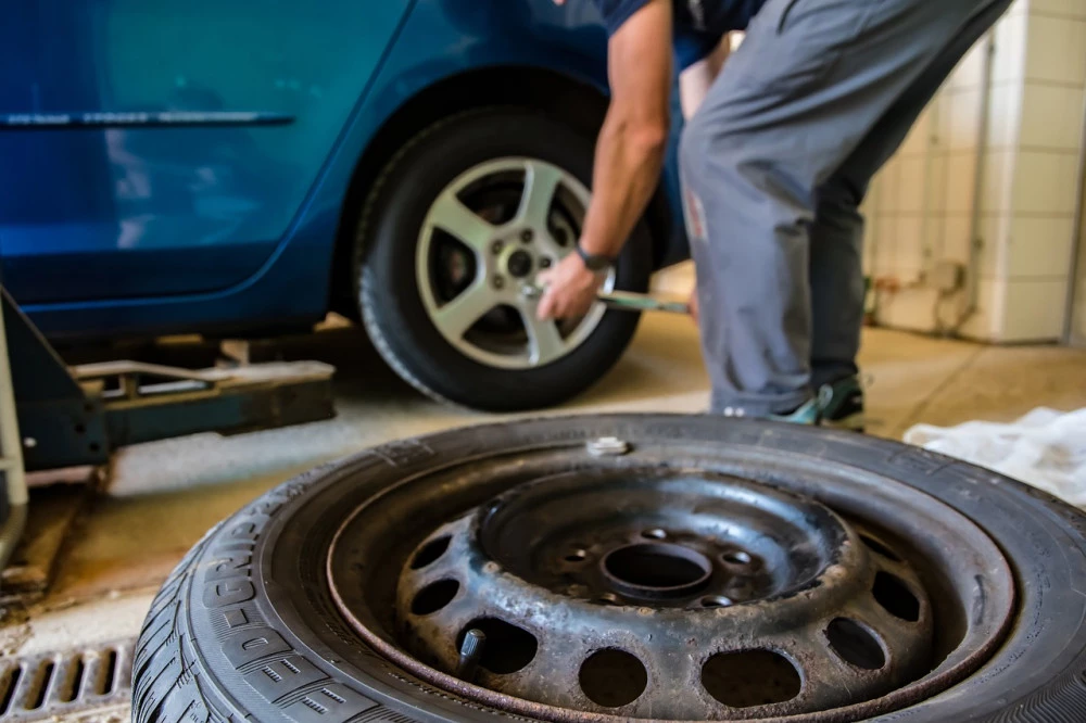 Changing car tire